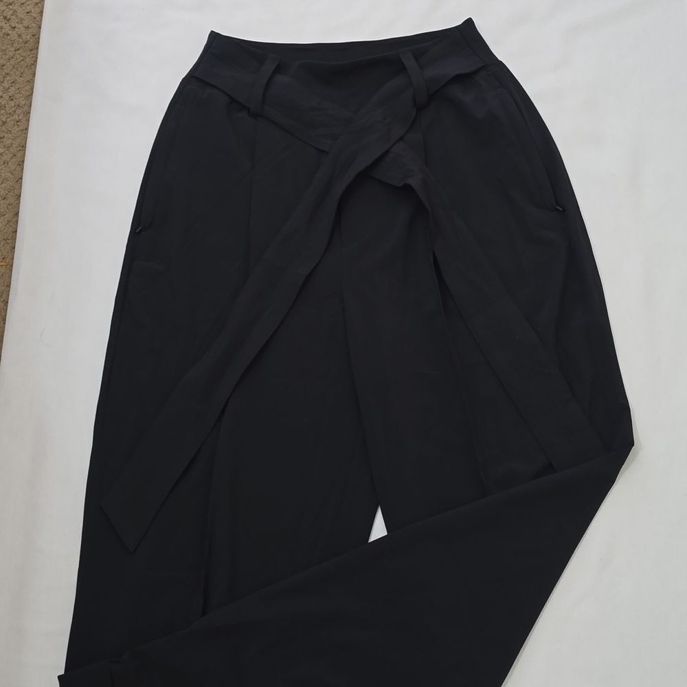 Athleta Black Pants with Tie-Waist 6
